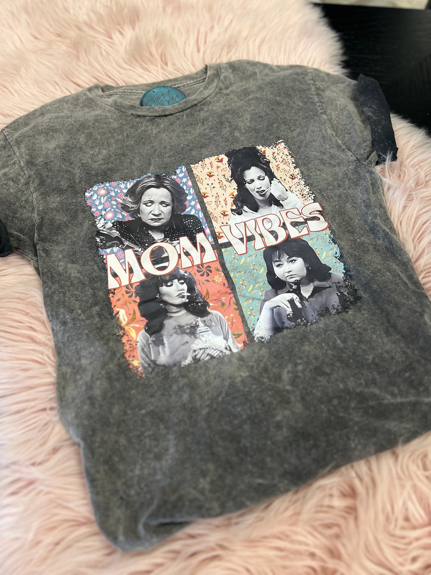 Mom Vibes Tee