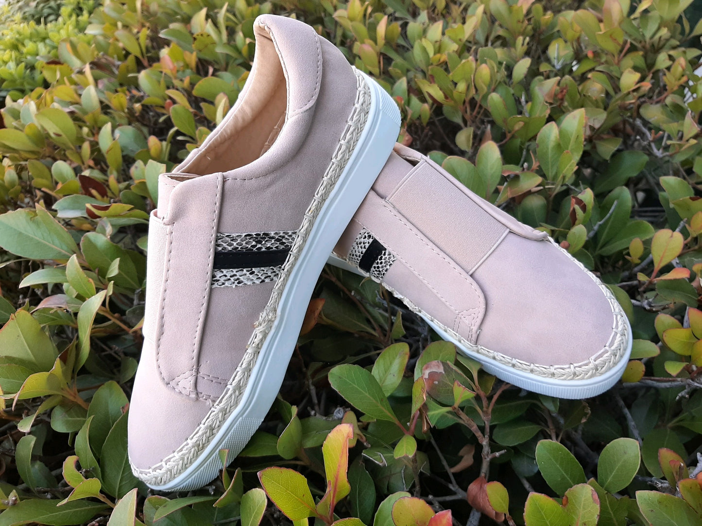 Sutton Sneakers