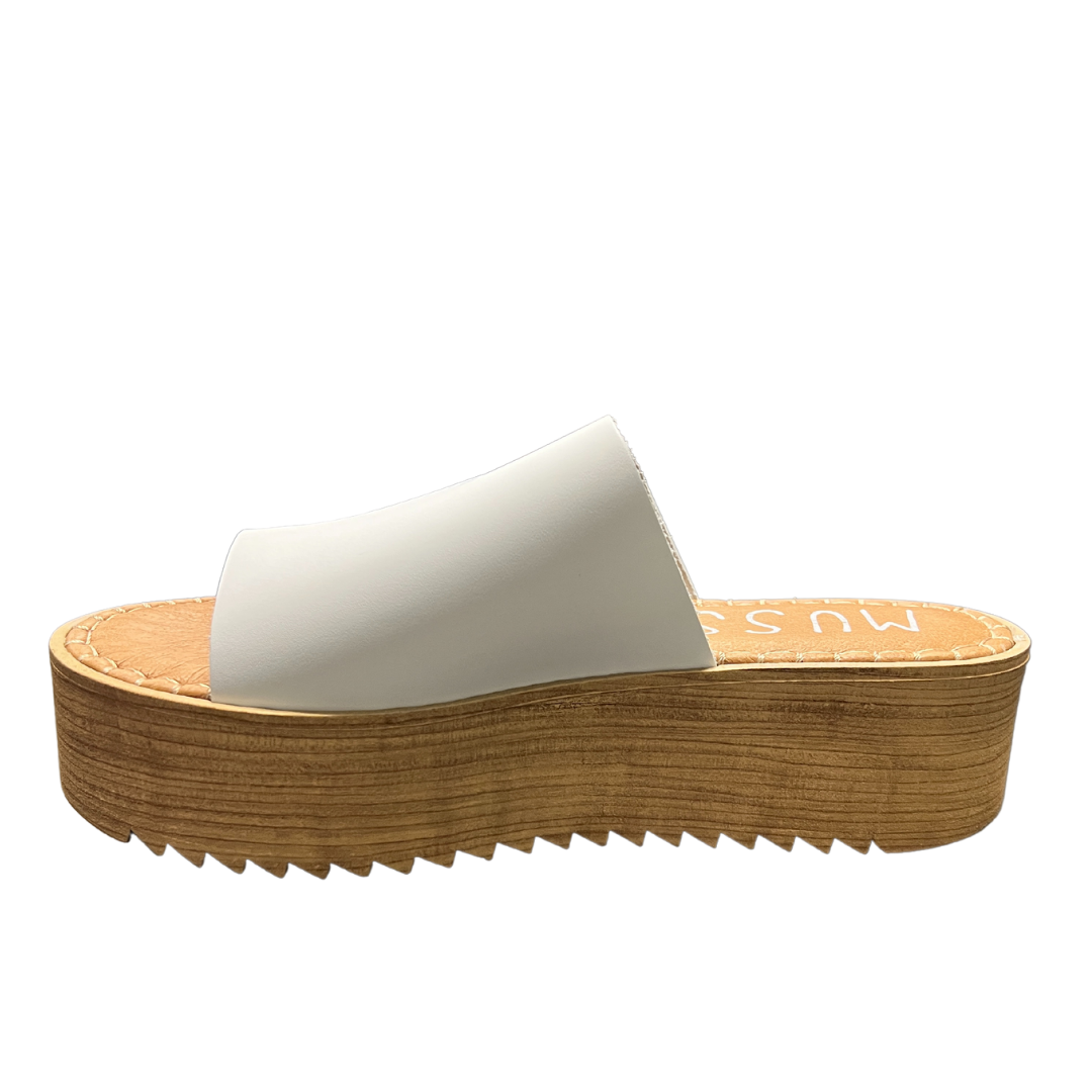 Kristel Sandal